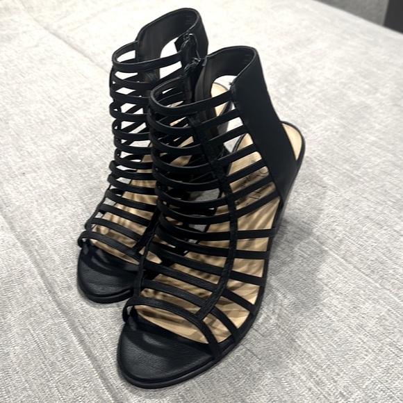 New Heels- Coconuts by Matisse - Picture 2 of 7